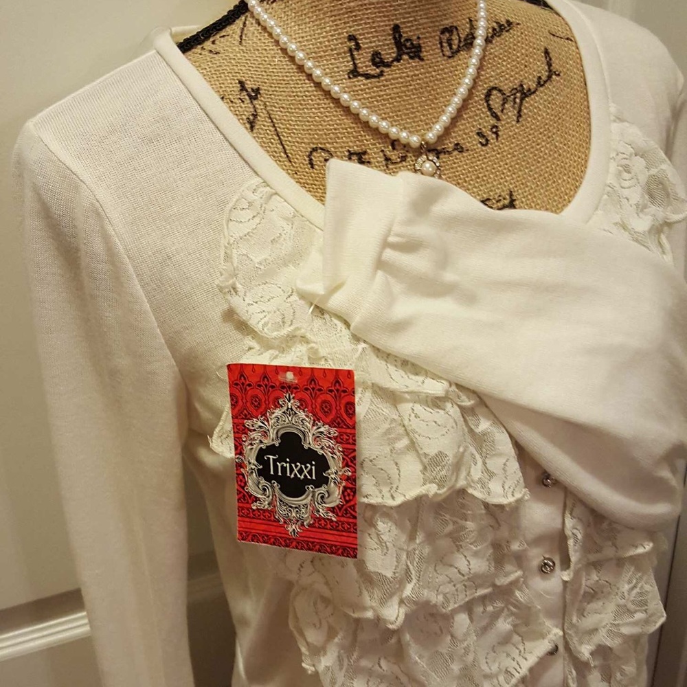 White button ruffle sweater - Picture 3 of 6